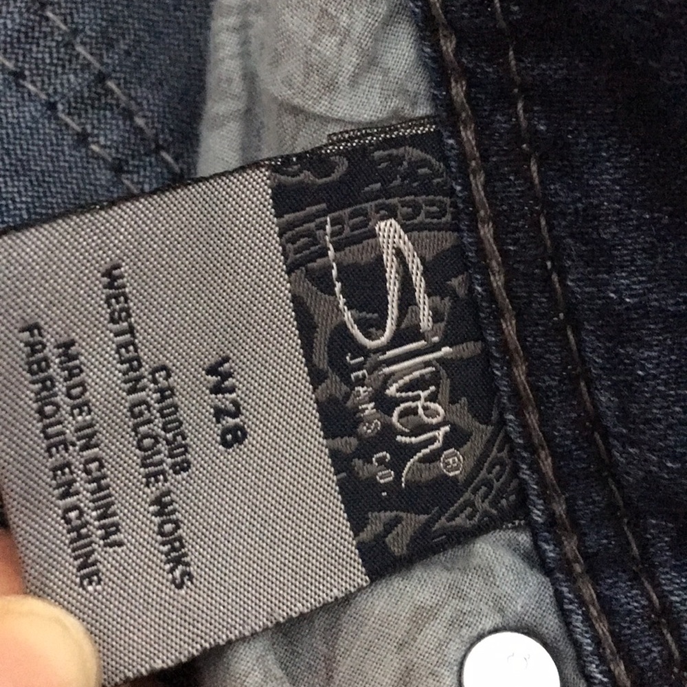 Silver Capri - image 3